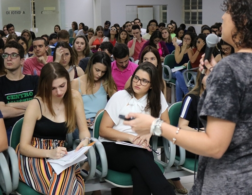 CURSO DE MEDICINA DEBATE ATUALIZAÇÃO E CASOS CLÍNICOS