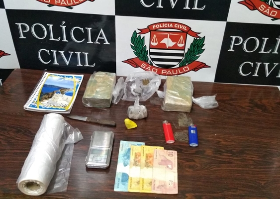 DISE PRENDE ' LAGARTINHO' COM DROGA NO MATARAZZO
