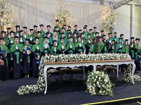 Emoção marca colação de grau da 5ª turma de Medicina da UNIFEV