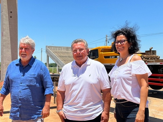 Carlão Pignatari visita obras do centro de eventos de Votuporanga