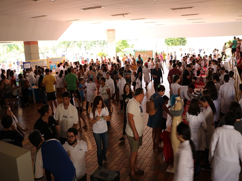 COLÉGIO UNIFEV: sucesso da feira de ciências