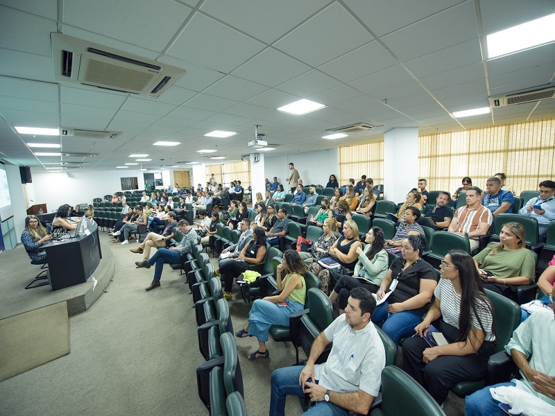 Alesp promove capacitação para assessores parlamentares