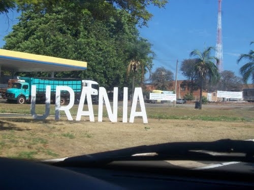 BANDIDOS TROCAM TIROS COM PM E UM MORRE EM URÂNIA