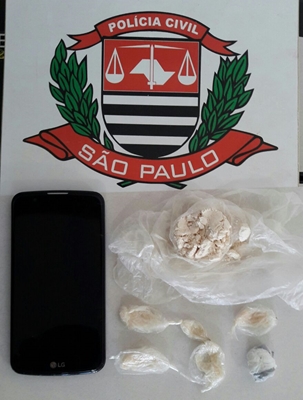 Acusada de matar vizinho que atropelou e matou irmão dela é presa por tráfico