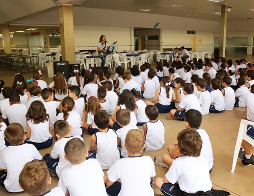 RECEPÇÃO ESPECIAL NA VOLTA ÀS AULAS DO COLÉGIO UNIFEV