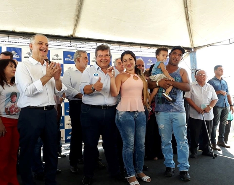 CASAS NA REGIÃO