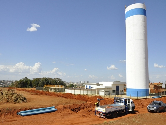 CONSTRUÇÃO DE NOVO POÇÃO NA RETA FINAL 