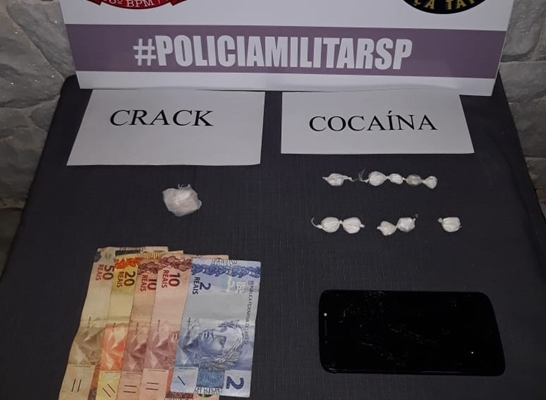 Polícia Militar pega garoto de 17 anos traficando