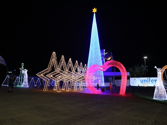 Espetáculo de dança marca a abertura do Natal Unifev