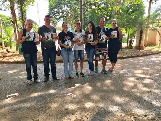 CUIDADO COM OS POMBOS: Alunos da UNIFEV e Prefeitura fazem alerta