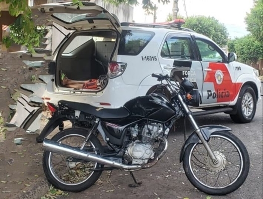 Garotão flagrado com moto roubada em Votuporanga