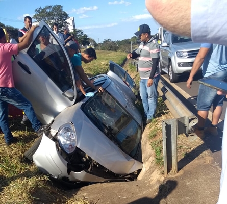 IDOSOS FERIDOS EM ACIDENTE EM FERNANDÓPOLIS