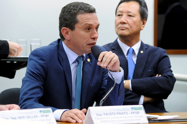 DEPUTADO DE FERNANDÓPOLIS QUER LIBERAR MACONHA PRA REMÉDIO