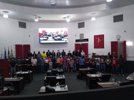 Vereadores homenageiam voluntários “Amigos para o Bem”