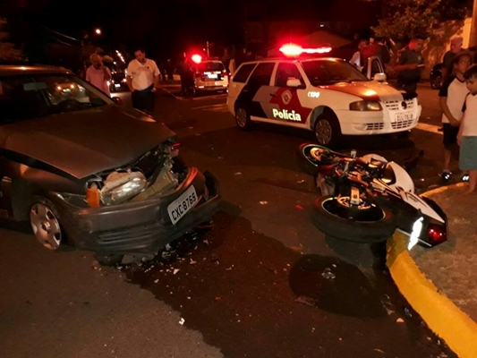 Jovem ficou ferido em colisão na Av. 9 de Julho nesta quarta-feira (28/6)