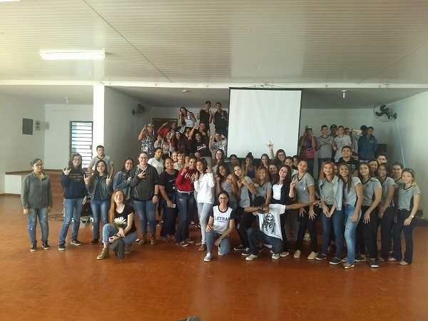 CINECLUBE EXIBE 'QUEDA LIVRE'