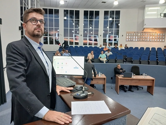 Drº Leandro pede recursos a Carlão Pignatari para área verde