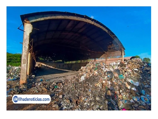 Galpão de recicláveis é destruído em incêndio na região