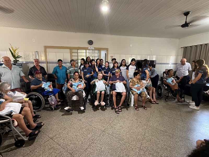 Colégio Unifev promove integração especial com os idosos