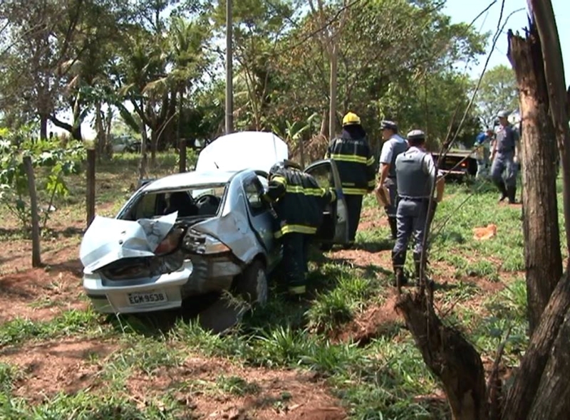 Capotamento deixa mulher de 63 anos ferida perto de Simonsen
