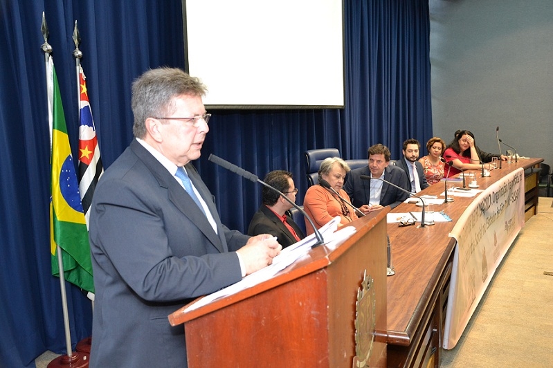 Carlão Pignatari coordena apresentação do Projeto do SUAS 