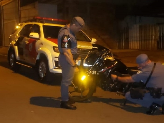 Polícia Militar recupera moto furtada