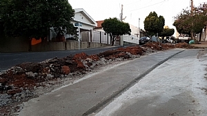 Prefeitura faz mais sarjetões em vários pontos