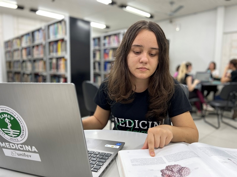 Jovem mineira ganha bolsa de Medicina na UNIFEV