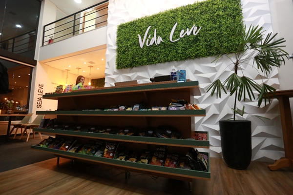 Vida Leve abre centro de bem-estar com Dr. Ivan Togni Filho