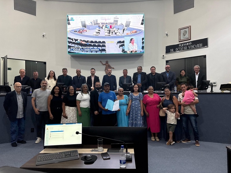 Rua Divina Jesus de Paula no Conjunto Habitacional Thui Seba