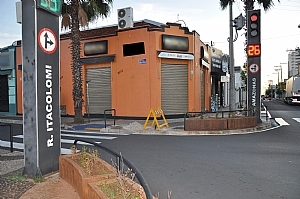 Trânsito anuncia semáforo na Av. do Assary