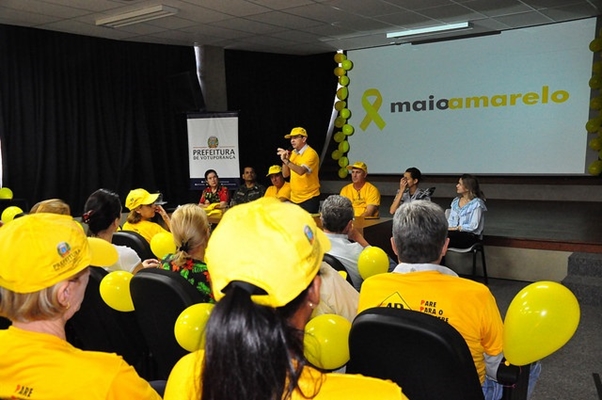 AMARELOU NO TRÂNSITO DE VOTUPORANGA