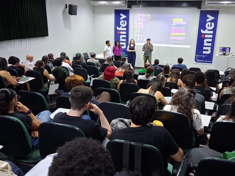 Unifev sedia première do filme 