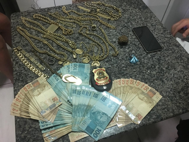 PF PRENDE 14 PESSOAS NA REGIÃO