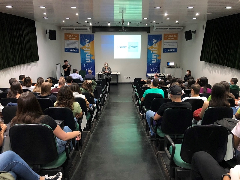 UNIFEV recepciona turma de Medicina