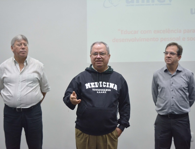 RECEPÇÃO AOS ALUNOS DE MEDICINA