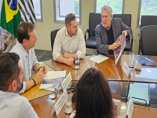 Jorge Seba se reúne com Secretário Estadual para acompanhar projetos de habitação