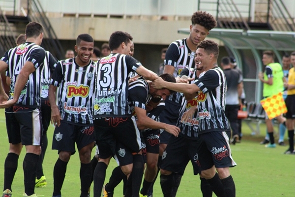 CAV GANHA DE 4 X 2 DO TAUBATÉ E ARRANCA PRA FINAL