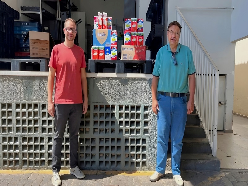 Santa Casa recebe doação de leite do Colégio Comercial 