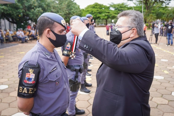 Alesp concede Colar de Honra ao Mérito a policiais de Araçatuba