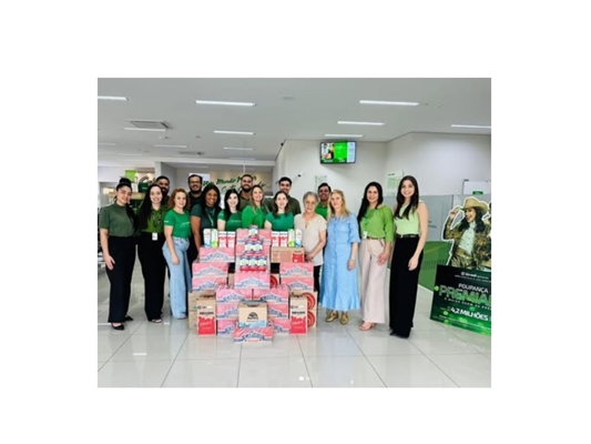 Fundo Social recebe doação de leite do Sicredi e repassa ao Recanto Tia Marlene