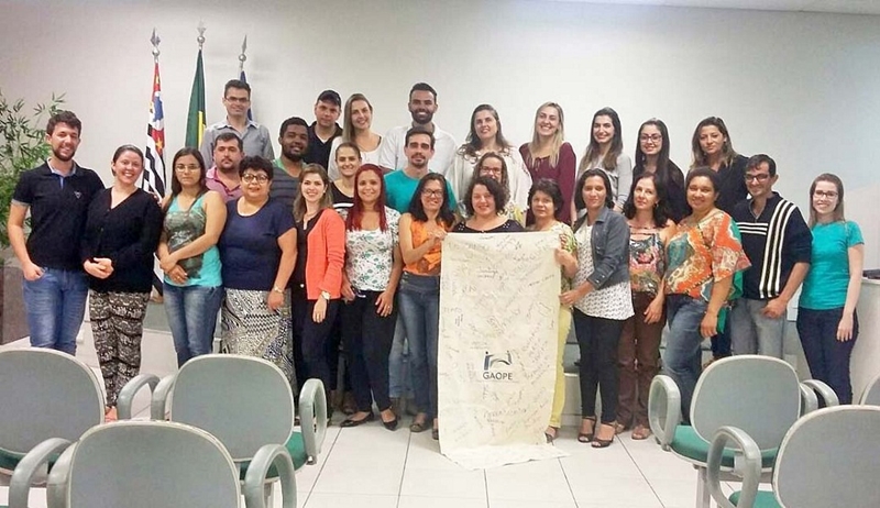 Estudantes montam grupo de apoio a famílias enlutadas