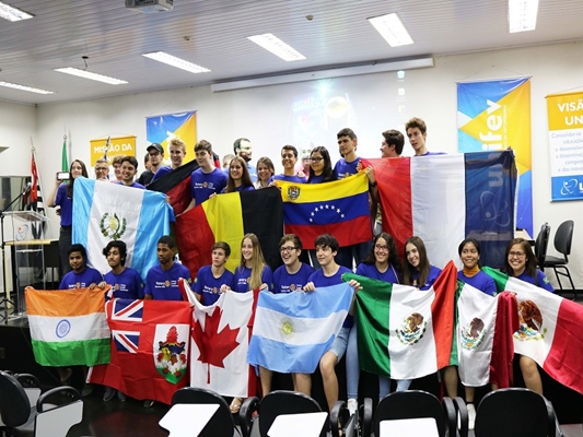 UNIFEV RECEPCIONA INTERCAMBIÁRIOS DE 11 PAÍSES
