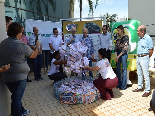Carro da ACV sai para cliente de posto de Votuporanga 