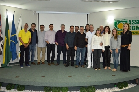 NOVA DIRETORIA DA ASSOCIAÇÃO COMERCIAL É EMPOSSADA