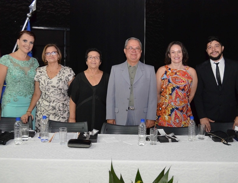 FORMATURA NO COLÉGIO UNIFEV