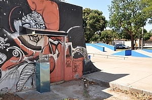 PRAÇA GANHA BEBEDOURO COBERTO