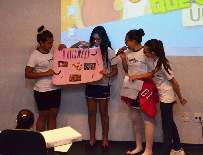 Alunos do 6º ano da Unifev fazem apresentação do Dia das Bruxus