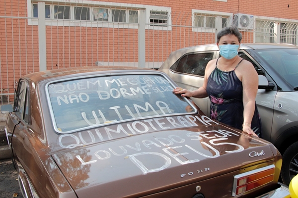 Paciente toca sino da vitória no Hospital de Base