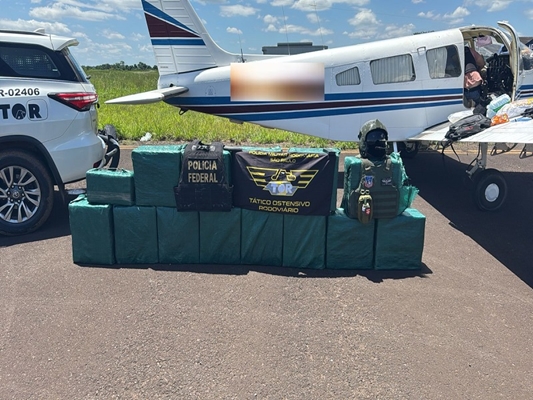 Avião com 435 kg de cocaína é interceptado na região 